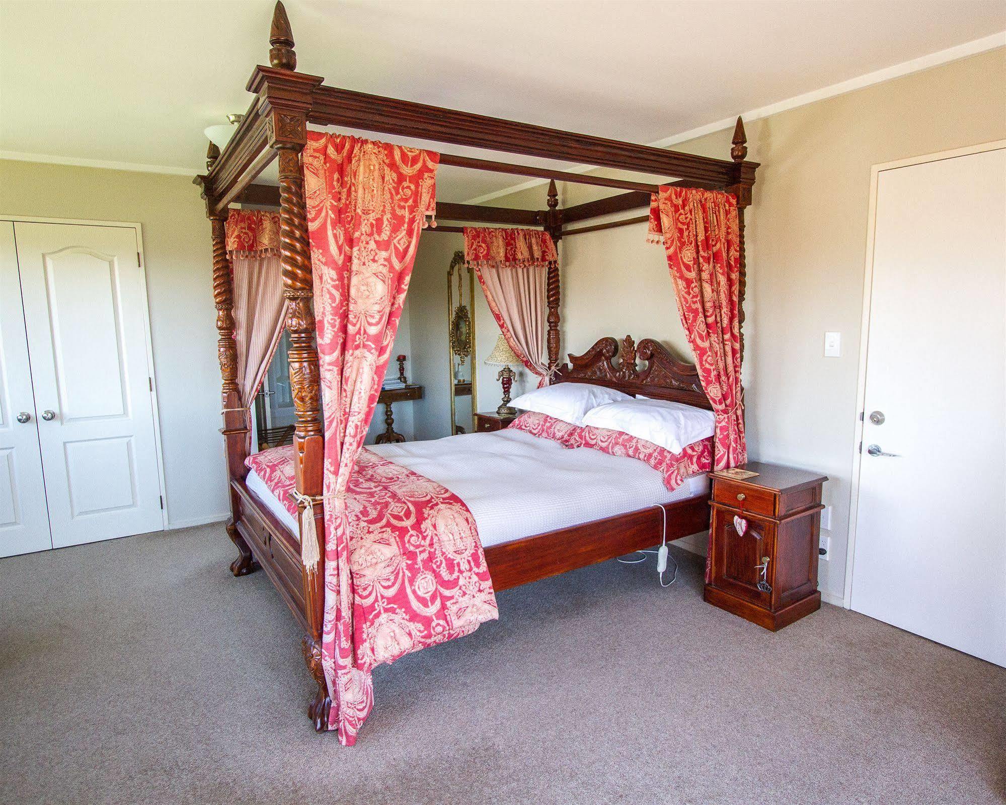 Tudor Manor Bed & Breakfast Paraparaumu Exteriér fotografie